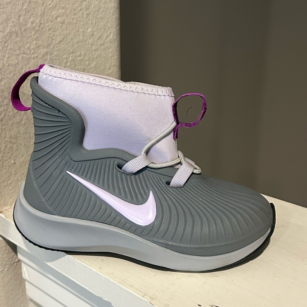 Nike Toddler Size 8C Binzie Boot Rain Boots Waterproof Grey/Violet BQ5382 003 - Picture 2 of 10
